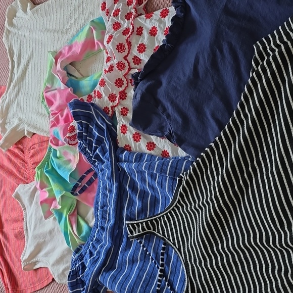 Colorful Summer Girls Graphic and Patterned Tops Set - LOT of 8 - Picture 11 of 11